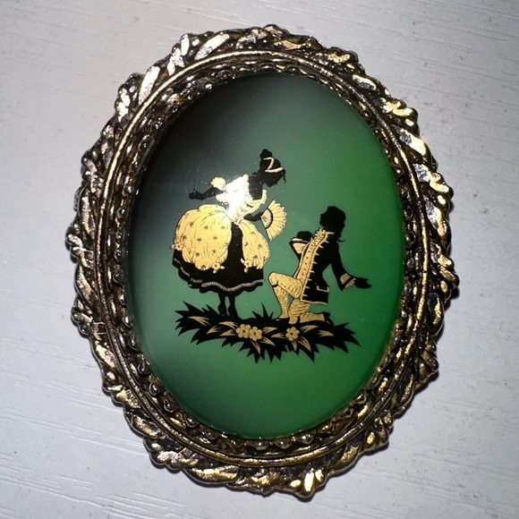 Vintage Courting Couple Brooch - Picture 9 of 11